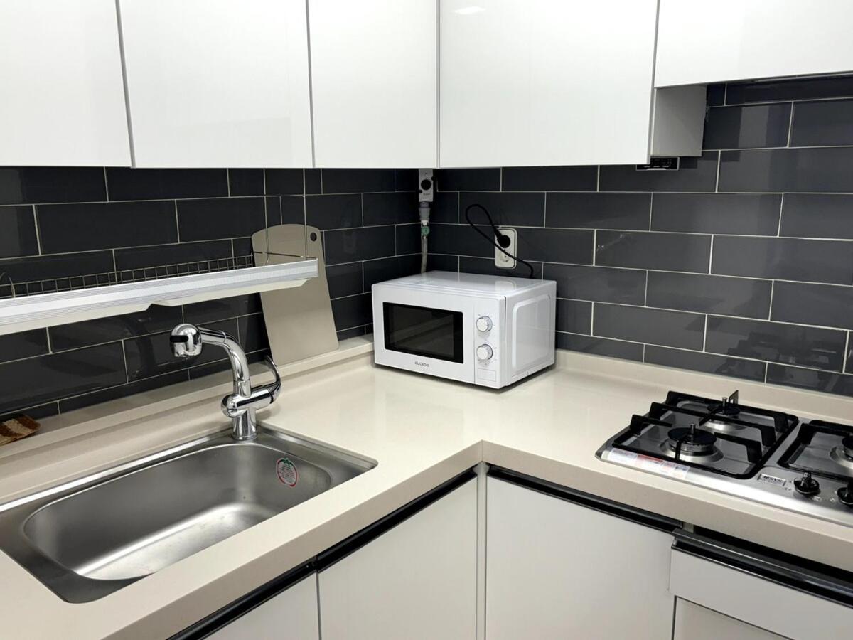 Near Gocheok Dome, 2 Rooms, 2 Supersingle Beds, 4 People * Seoul