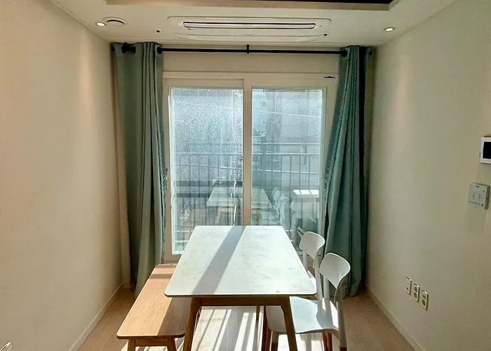Near Gocheok Dome, 2 Rooms, 2 Supersingle Beds, 4 People